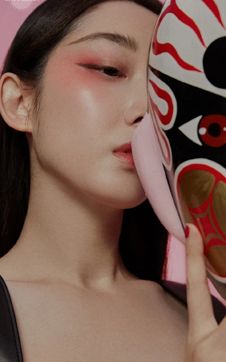 蒋梦婕另类美妆登《精美JSTYL》杂志，与戏剧融为一体的风格写真大片