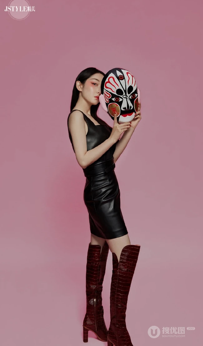 蒋梦婕另类美妆登《精美JSTYL》杂志，与戏剧融为一体的风格写真大片