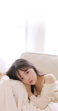 养眼手机壁纸系列，闺房内在床上的性感长发美女