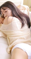 养眼手机壁纸系列，闺房内在床上的性感长发美女