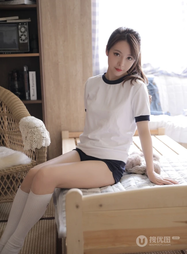 超美运动体操制服短裤线条感少女薄荷室内写真图片