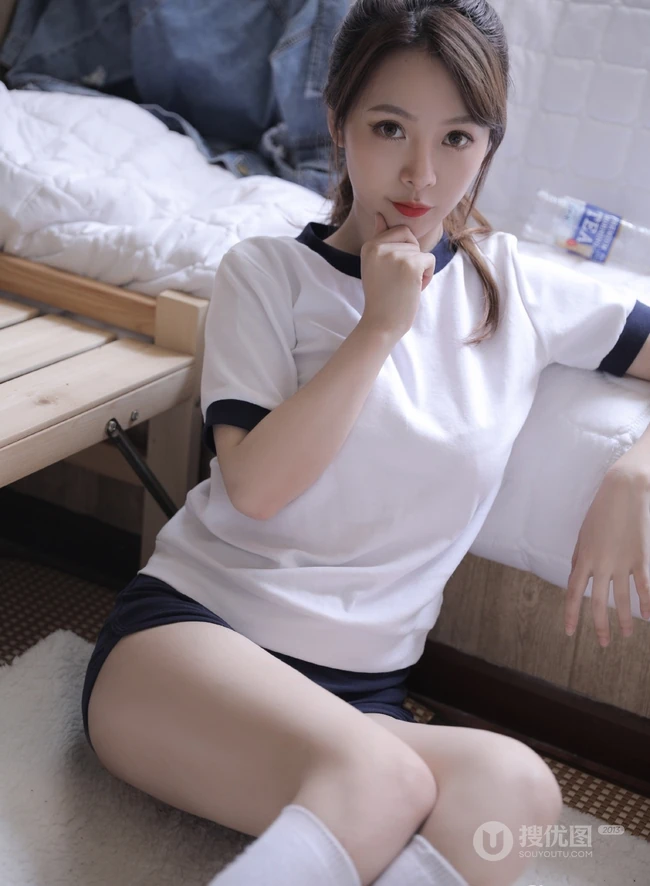 超美运动体操制服短裤线条感少女薄荷室内写真图片