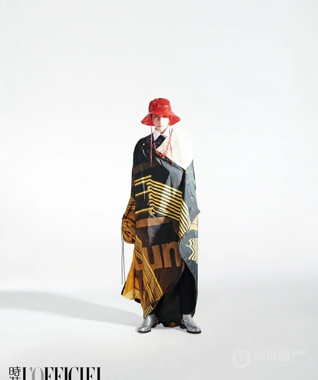 王源《时装 LOFFICIEL》封面大片，用简洁画风呈现浪漫复古姿态