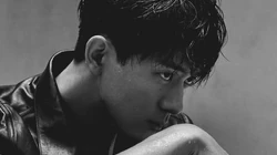 李现壁纸，帅哥明星李现背心搭衬衫黑白写真桌面壁纸图片