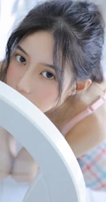 浅粉白皙肩带礼裙家居服睡裤少女V气质女生洗衣机前清新写真图片