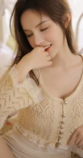 身材好，颜值高，气质纤细线条女生黄伊羚镂空衣裤室内吸睛图片