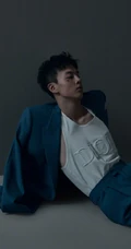 硬朗型帅哥尹昉带伤妆容登《时尚COSMO》杂志写真图片