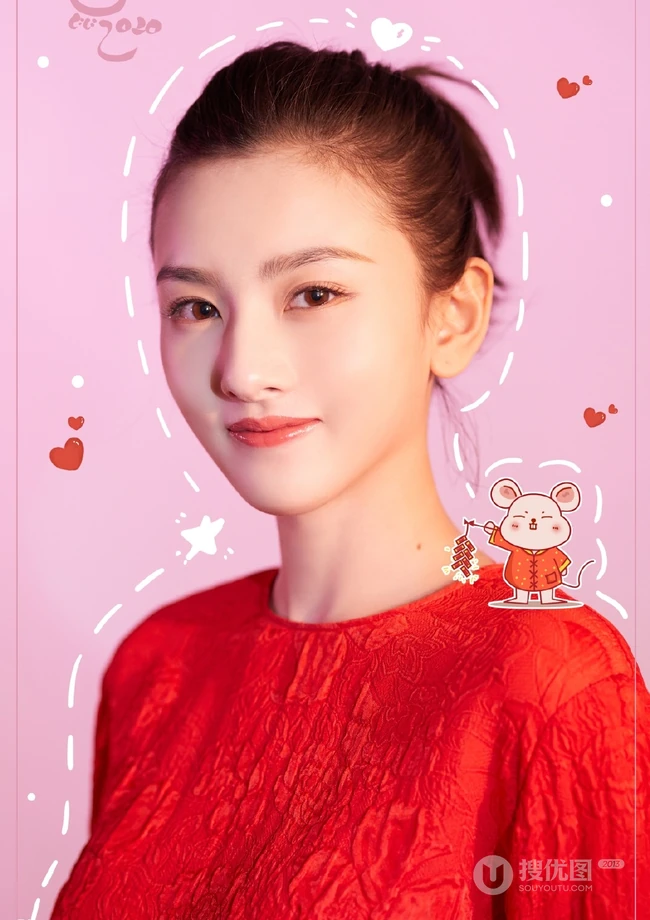 宋祖儿喜庆红衣写真如年画，妆容精致，笑容超甜超美