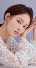 气质文静，清甜优雅，女生孙琰镂空白裙清新动人写真图片