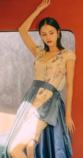 安悦溪妩媚图片，安悦溪复古胶片色气质妩媚杂志写真图片