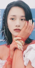 安悦溪妩媚图片，安悦溪复古胶片色气质妩媚杂志写真图片
