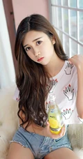 清新秀美长腿女生方绮言气质紧身牛仔热裤慵懒居家吸睛美图