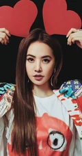 蔡依林个性非主流涂鸦西服套装时尚魅力写真图片
