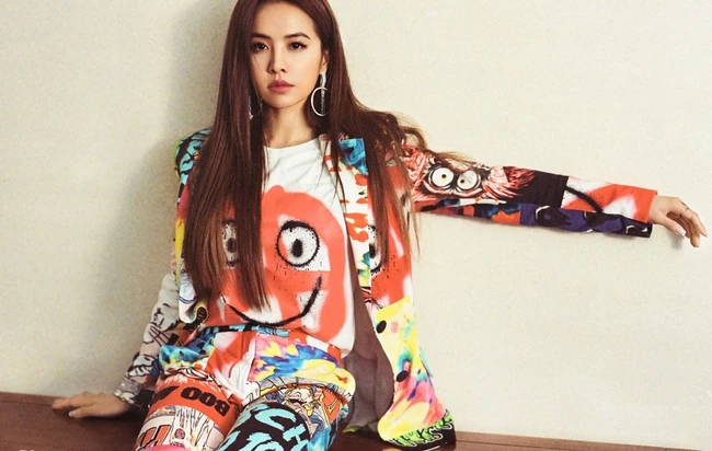 蔡依林个性非主流涂鸦西服套装时尚魅力写真图片