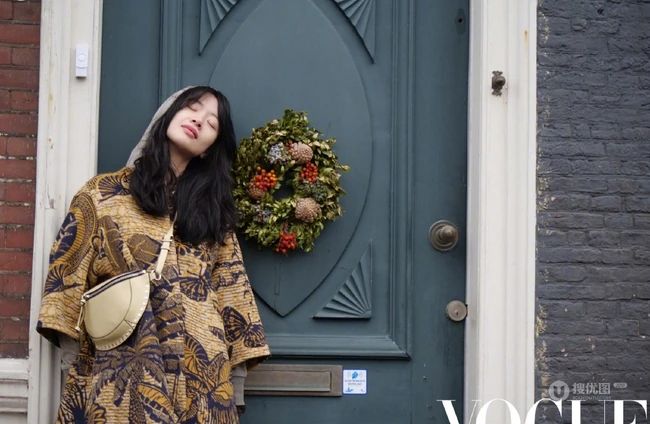 李梦《VOGUE服饰与美容》杂志写真图片