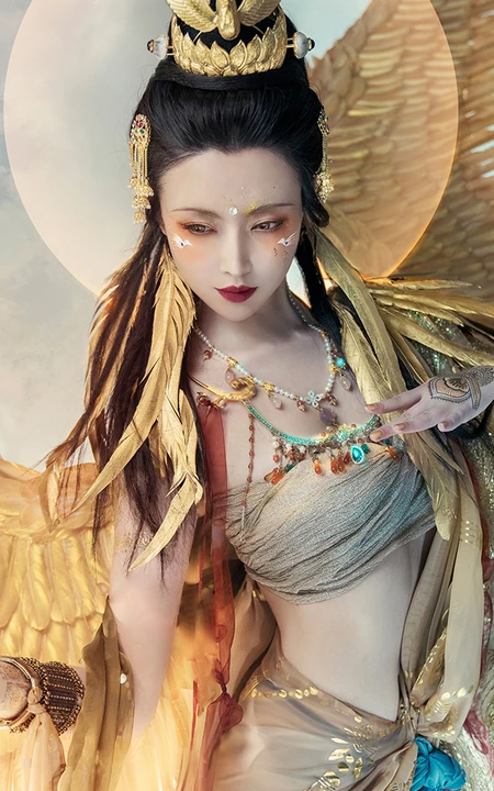 抖音红人&ldquo;真的菜菜&rdquo;国家宝藏系列唯美&ldquo;金翅鸟&rdquo;COS摄影手机壁纸三月推荐