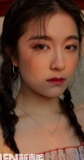 李兰迪柔美气质复古《ELLEMEN新青年》杂志写真大片