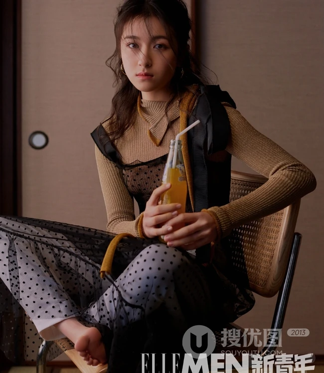李兰迪柔美气质复古《ELLEMEN新青年》杂志写真大片