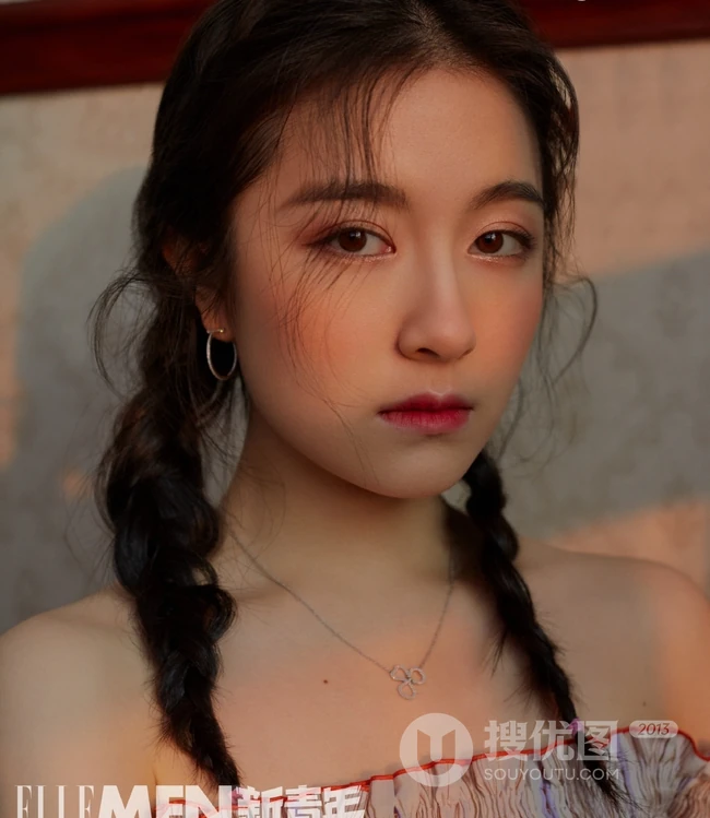 李兰迪柔美气质复古《ELLEMEN新青年》杂志写真大片