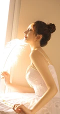 浅粉白皙精选少女邹同学闺房写真图集，匀称身形穿啥都好看
