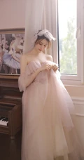 浅粉白皙精选少女邹同学闺房写真图集，匀称身形穿啥都好看