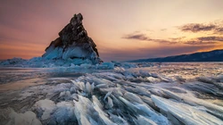 冰山、灯塔、瀑布、海岛、古堡等风景风光桌面壁纸图片