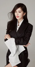 杨幂甜美写真，杨幂秀发披肩笑容动人魅力写真图片