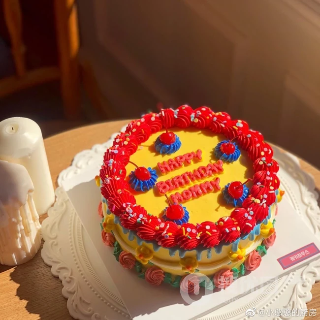 生日快乐，创意的欧式图画涂鸦生日蛋糕作品 第3张