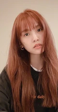 杨丞琳大头照，台湾女生杨丞琳微博晒日常自拍搞怪照片