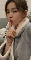 陈瑶日常生活照，演员陈瑶微博晒私服逗猫可爱生活照