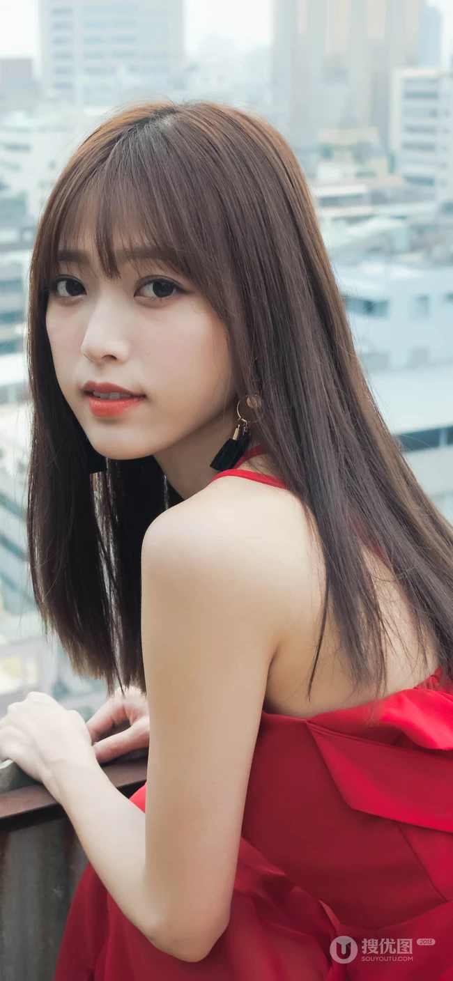 长发性感大胸美女手机壁纸推荐