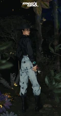 angelababy梦幻花园个性写真，化身丛林绿枝中捕捉生命的花匠