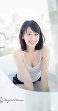 日系女生肩带背心运动短裤热裤浴室清透气质写真图片