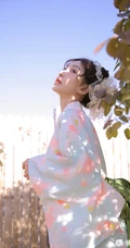 清纯古装少女阳光小木屋清新写真，阳光明媚早踏春