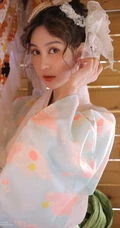 清纯古装少女阳光小木屋清新写真，阳光明媚早踏春