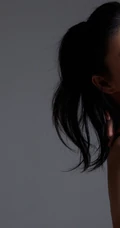 斓曦气质写真，女演员斓曦紧身运动服系列黑白写真图片