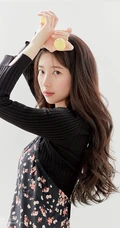 韩国气质女生裴秀智牛仔裤系列柔美动人写真图片