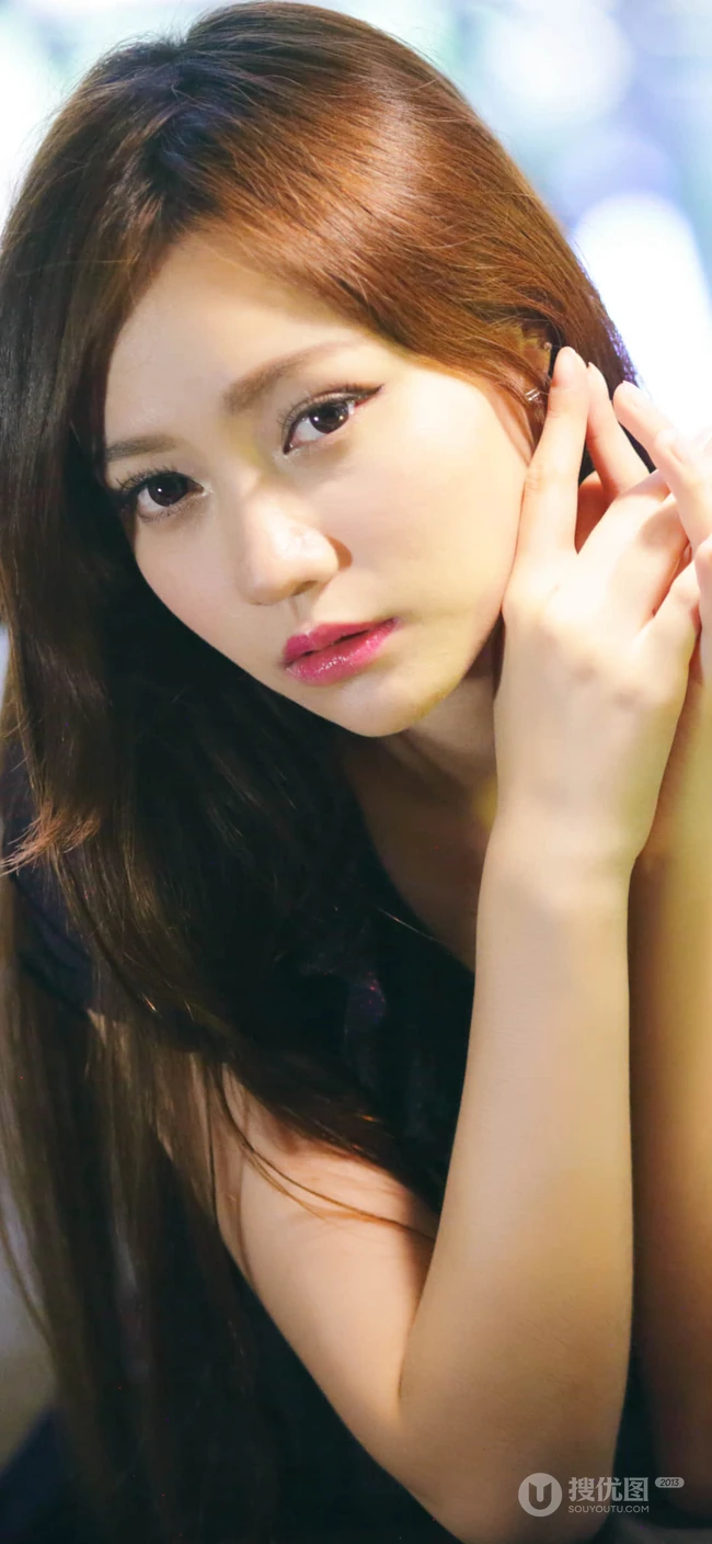 邻家小姐姐型清纯美女高清手机壁纸套图
