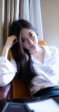 深袜线条感高跟女生伊思思白衣短裙气质吸睛美图