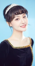 郑爽甜美写真，女生郑爽头戴水晶发箍甜美图片分享