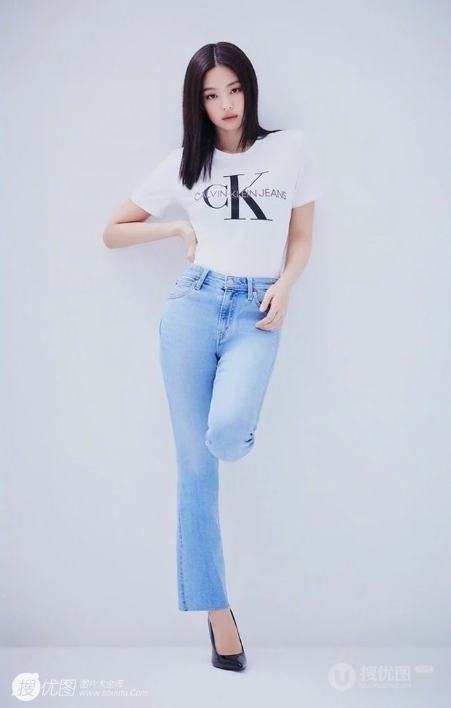 韩国气质女生Jennie紧身牛仔裤系列杂志写真图集