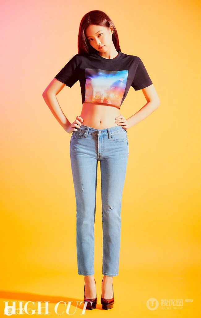 韩国气质女生Jennie紧身牛仔裤系列杂志写真图集
