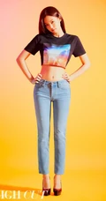 韩国气质女生Jennie紧身牛仔裤系列杂志写真图集