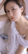 梦幻唯美场景下的学生妹，和风长发清纯女生手机壁纸三月六日推荐