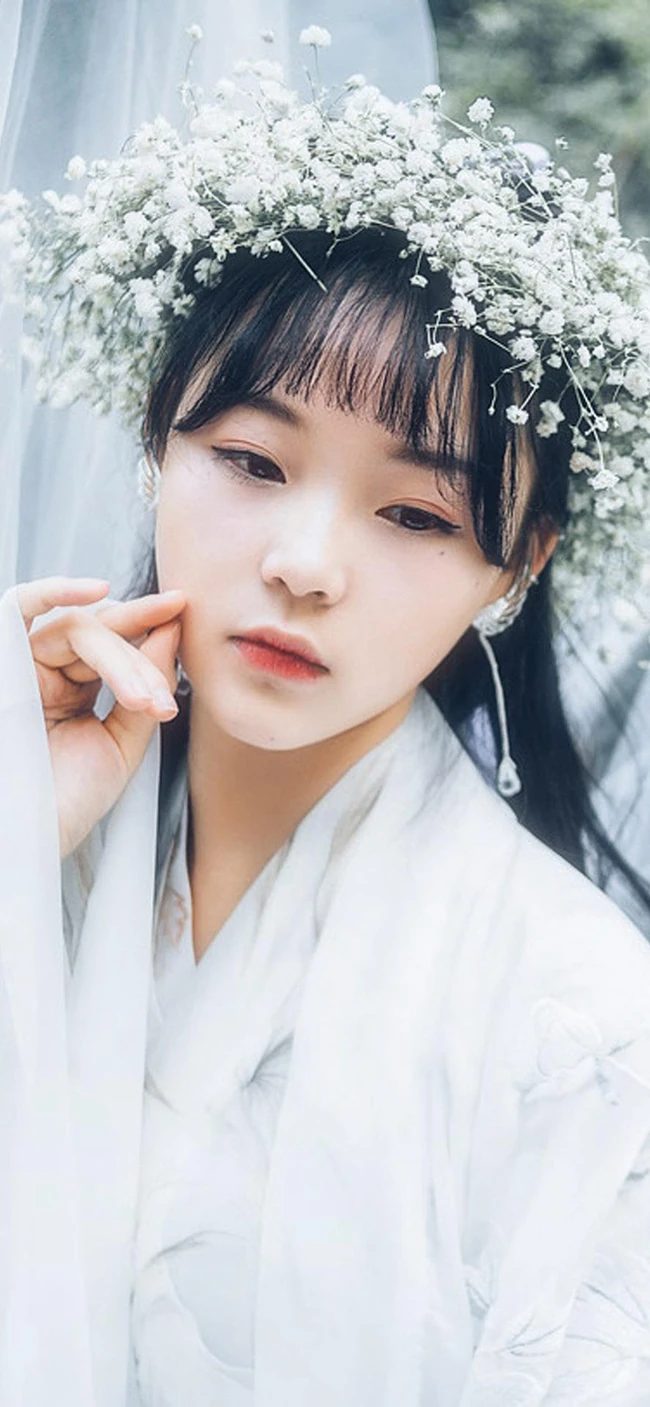 梦幻唯美场景下的学生妹，和风长发清纯女生手机壁纸三月六日推荐