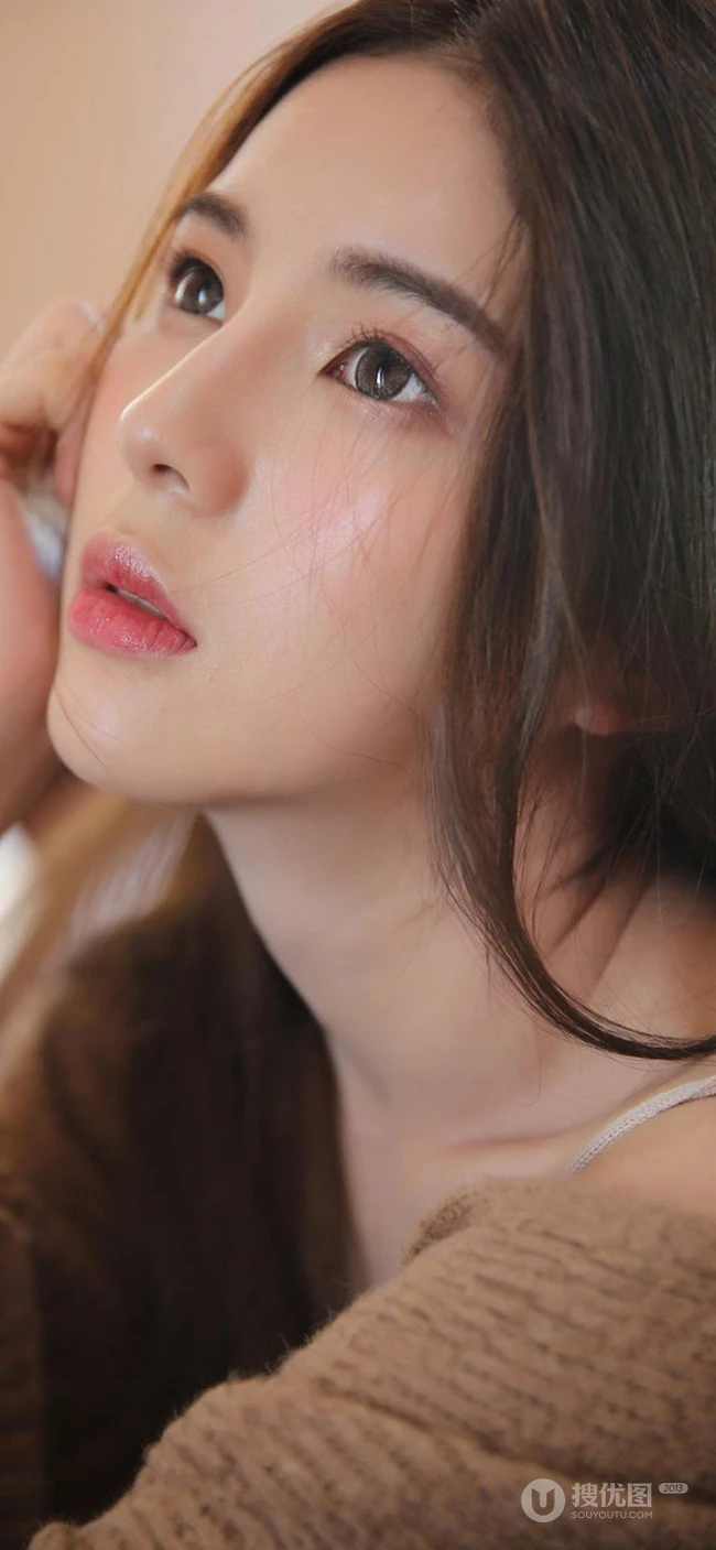 梦幻唯美场景下的学生妹，和风长发清纯女生手机壁纸三月六日推荐