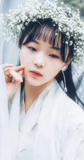 梦幻唯美场景下的学生妹，和风长发清纯女生手机壁纸三月六日推荐