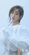 张钧甯清新纯美杂志写真，台湾女生张钧甯慵懒湿发仙气美图