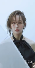 张钧甯清新纯美杂志写真，台湾女生张钧甯慵懒湿发仙气美图