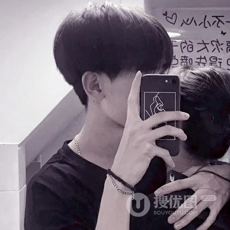 真人小情侣接吻自拍头像，男女生一人一半情侣头像